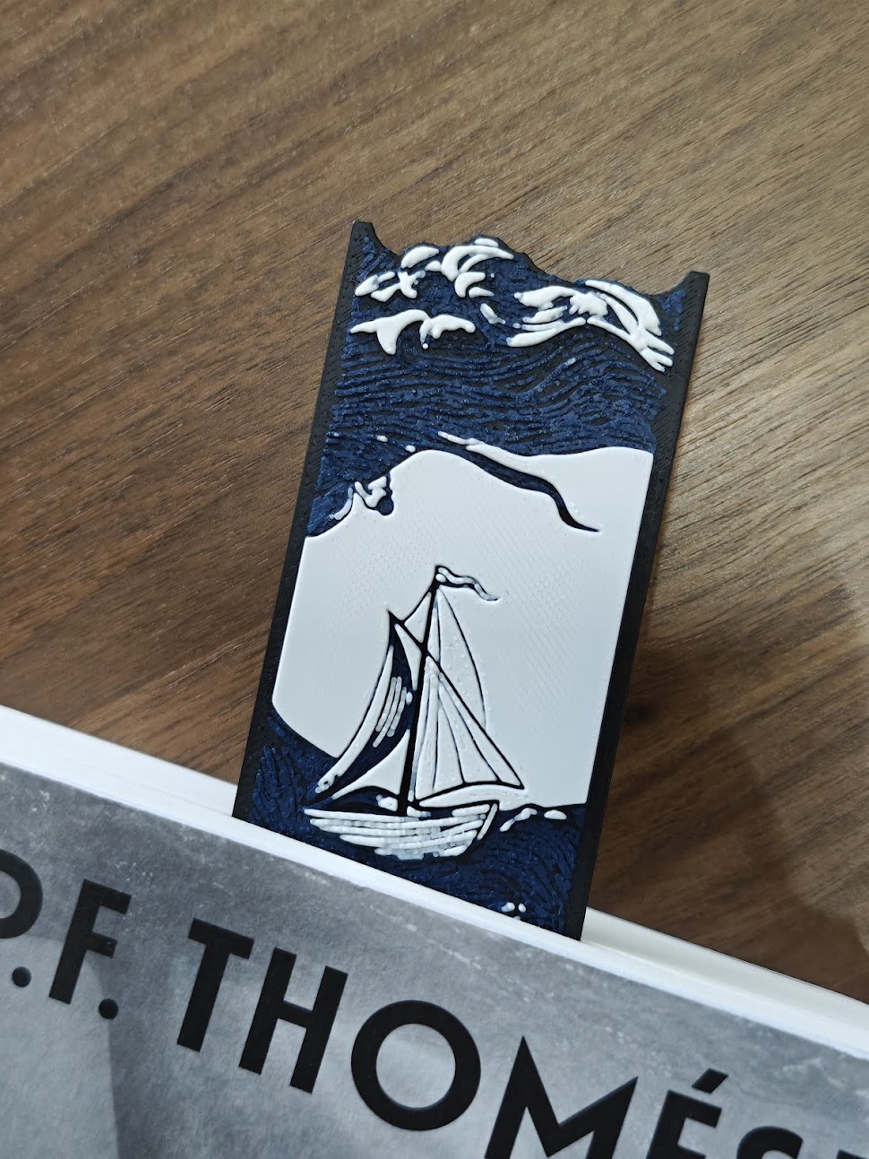 Boekenlegger - zaptiboat-v1 - (armyblue-zwart-wit) - 2p3b7z - voorkant.jpg