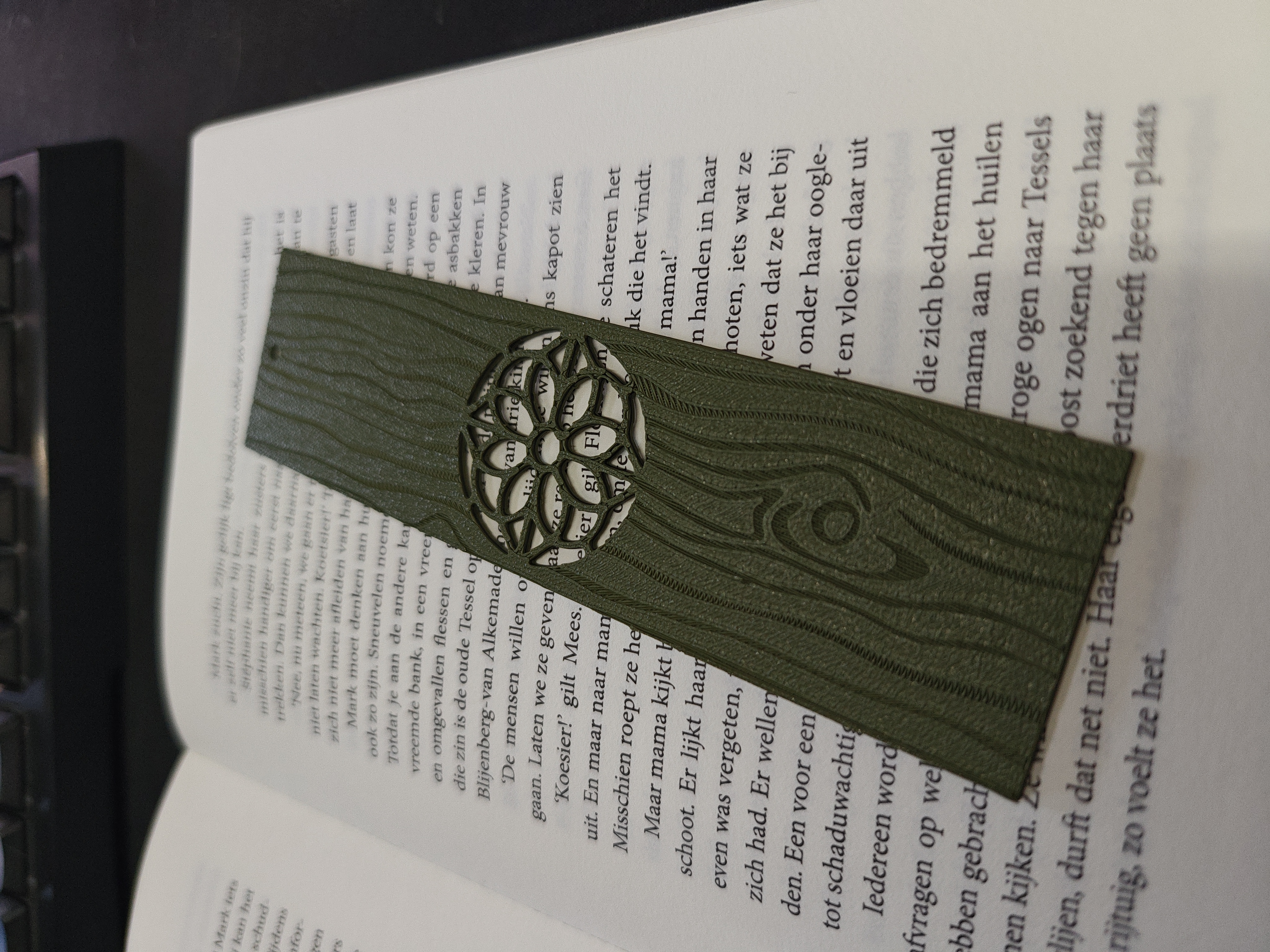 Bookmark - Monstera Deluxe Series - Green - 2026-02-14-15-28-53-497.jpg