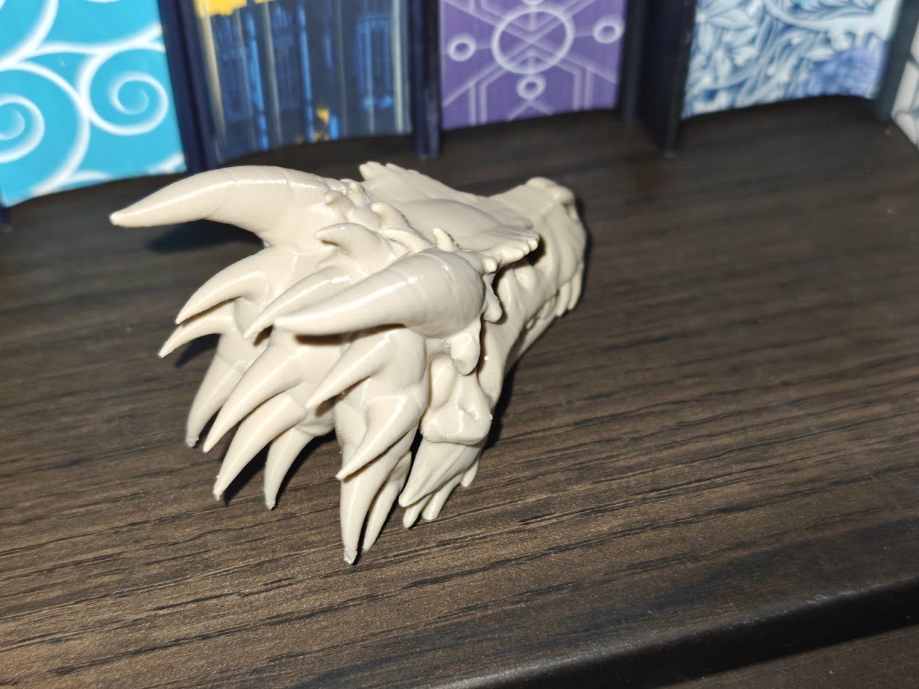 Dragon skull - (burly wood) - 8cm - 6g7t9z - rechtsachter.jpg