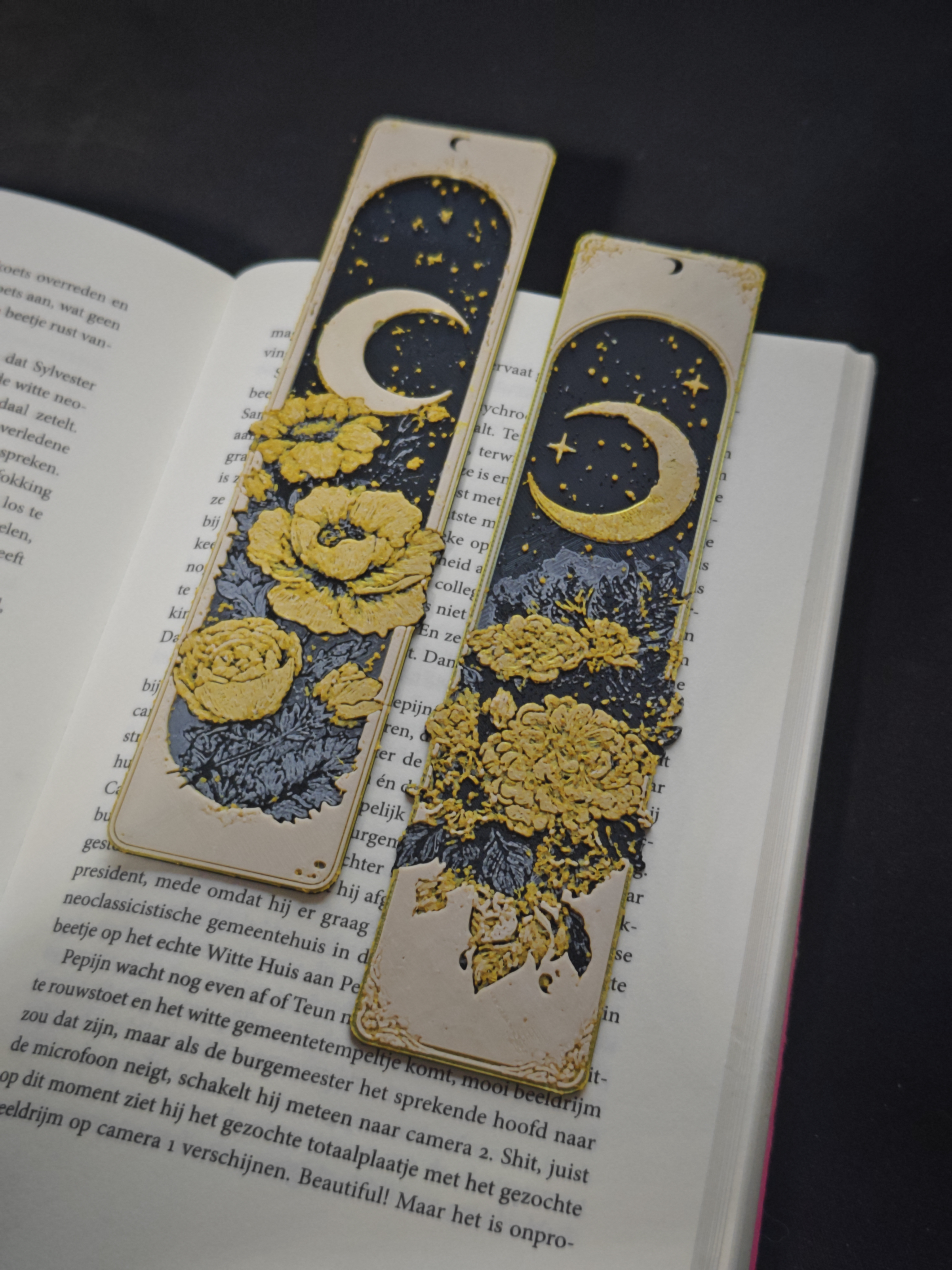 Set of 2 Bookmarks - Dreamy Moons - (Golden) - I9W6LZ