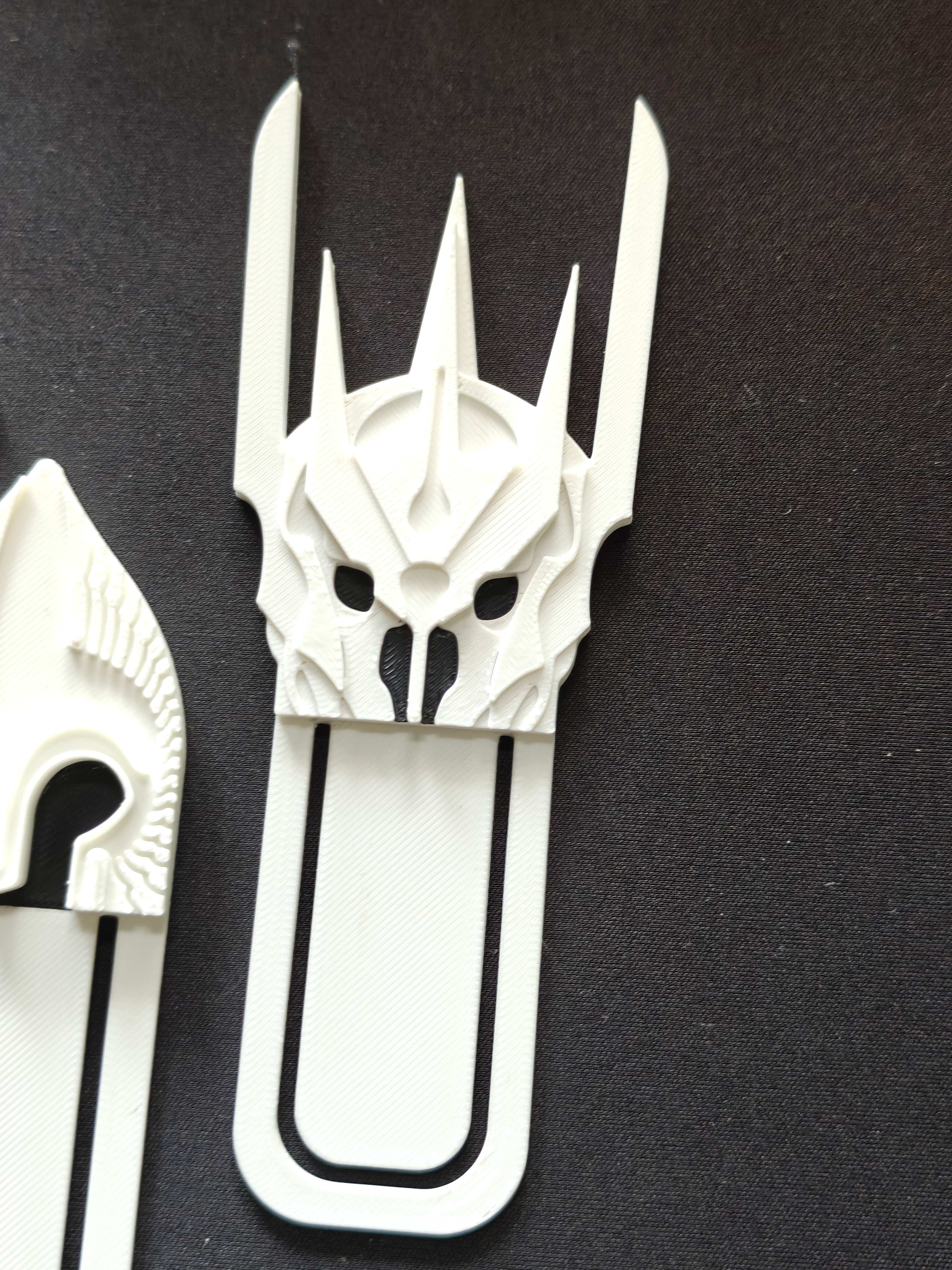 Set of 3 bookmarks - LOTR Helmets - (Matte White) - r7g9q2 - IMG20250627162211.jpg