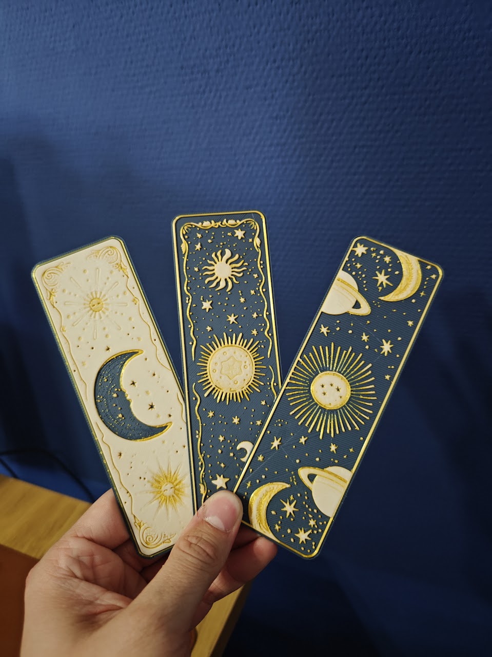 Set van 3 Boekenleggers - celestial-dreams-v2 - (zwart-navyblue-goud-wit) - 666s4k - voorkant.jpg