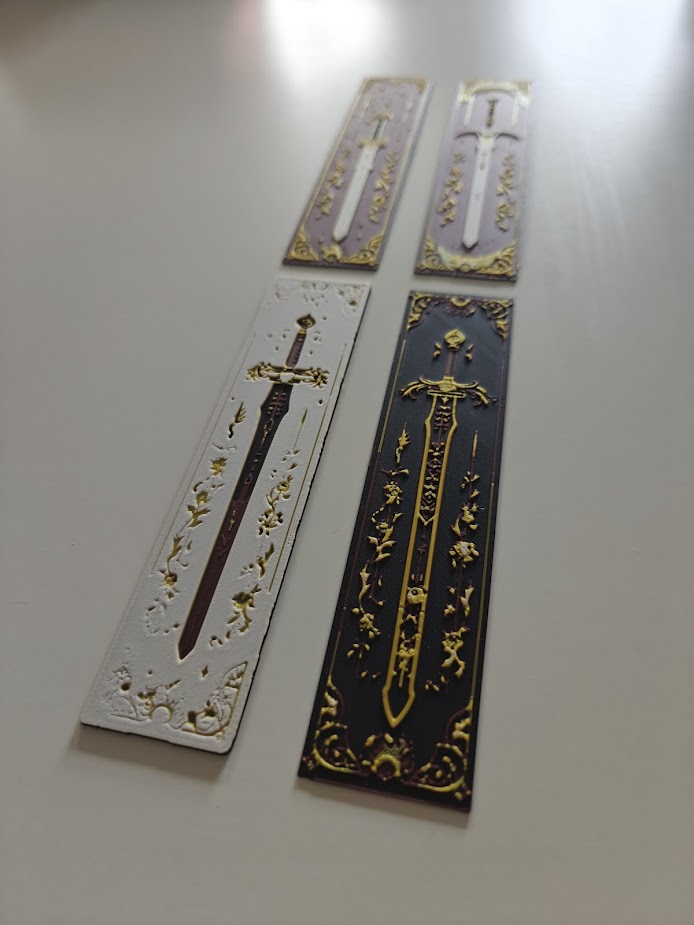 Set van 4 Boekenleggers - elven blades - (ruby red-gold-black-white) - r9x8a1 - voorkant2.jpg